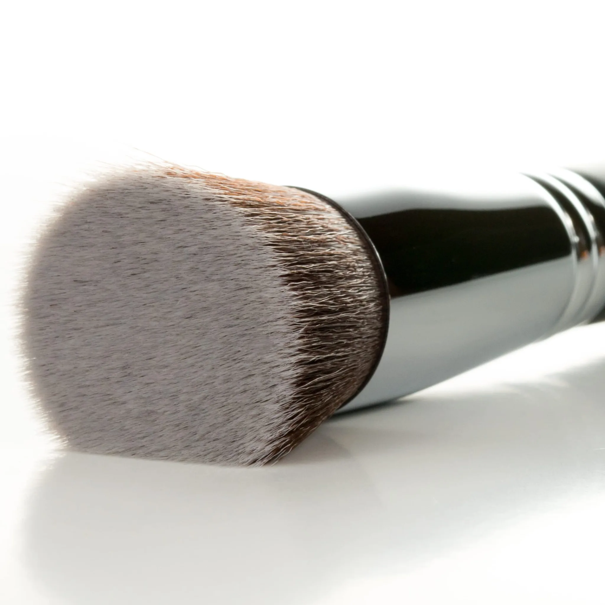 dense synthetic flat top kabuki brush