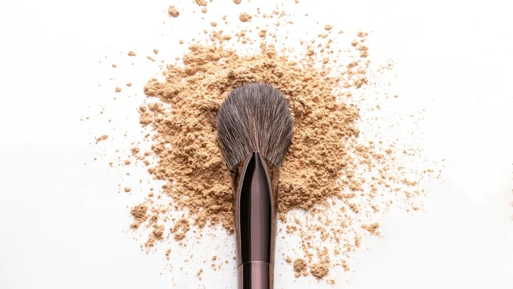 How to Set Under Eyes Without Heavy Powder