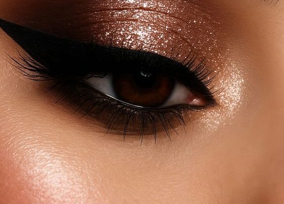 How to Stop Under Eye Concealer Creasing: Easy Fixes